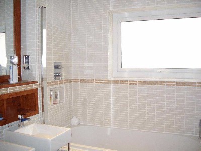 Tiles  Bathroom on Small Bathroom Tile Design